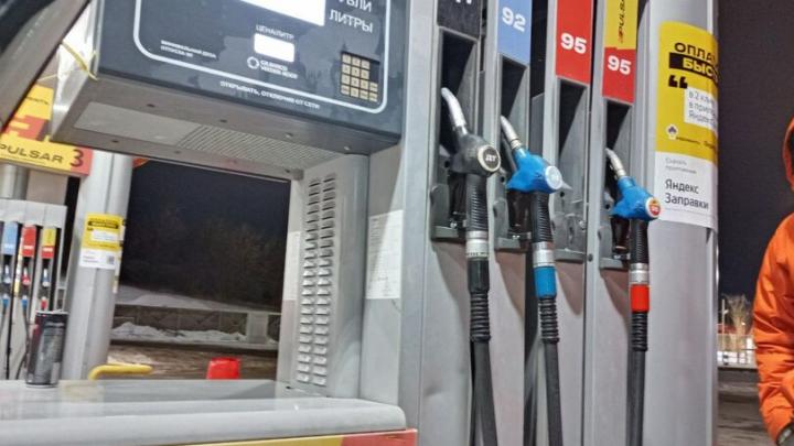 Бензин вновь подорожал в Саратовской области