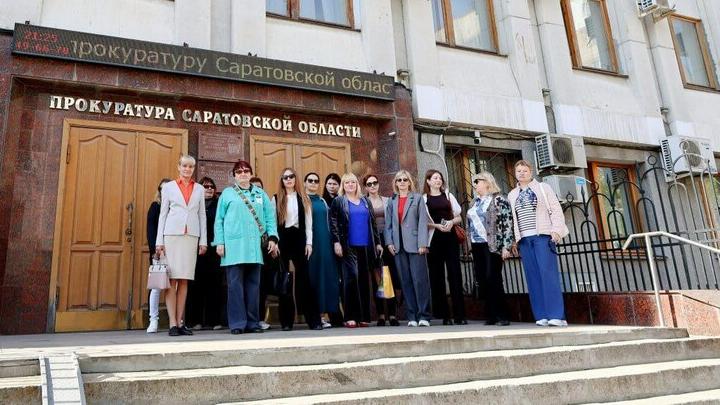 Саратовские родители-активисты «За развитие территории детства» были на приеме у областного прокурора