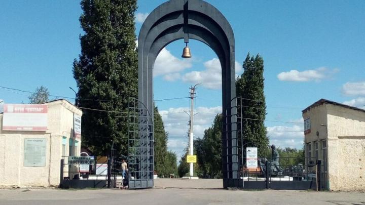 В Энгельсе на Радоницу возле кладбищ ограничат движение транспорта