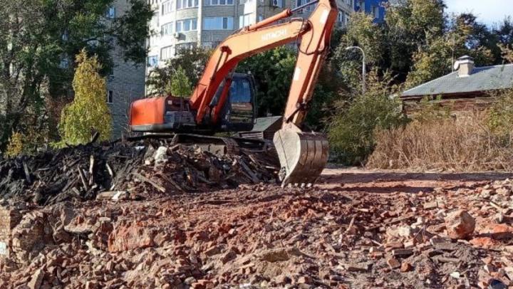 В Саратове снесут два старинных дома