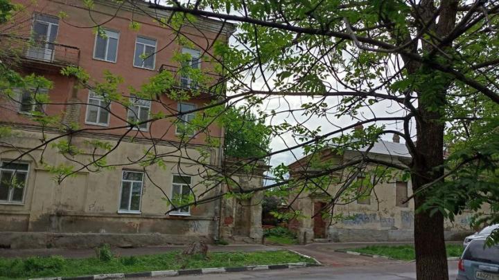 На ремонт дворов Волжского района Саратова выделили более 156 млн