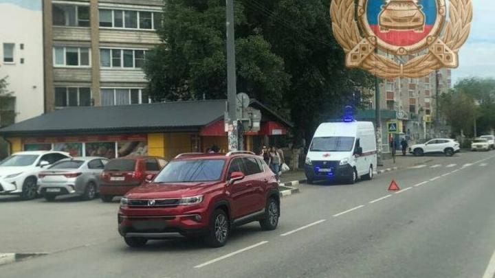 В Энгельсе юноша попал под колеса кроссовера