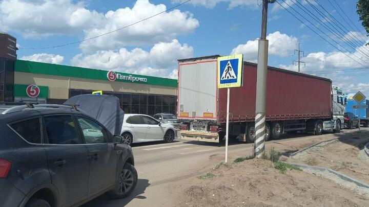 На Волжском проспекте в Энгельсе произошло ДТП