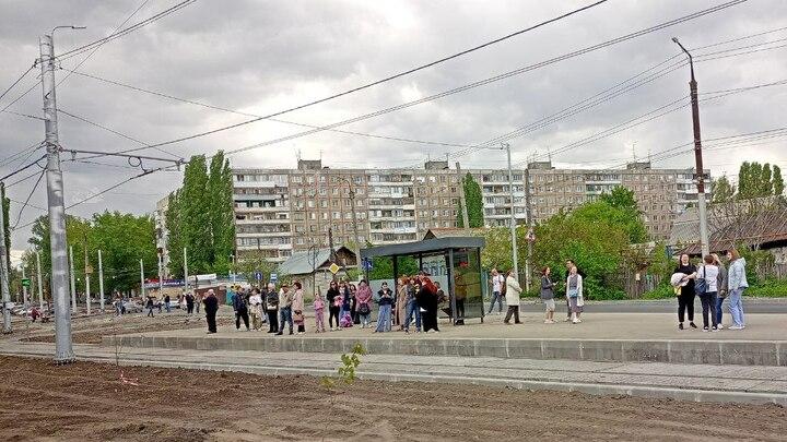 На конечной «девятки» установили дополнительный остановочный павильон