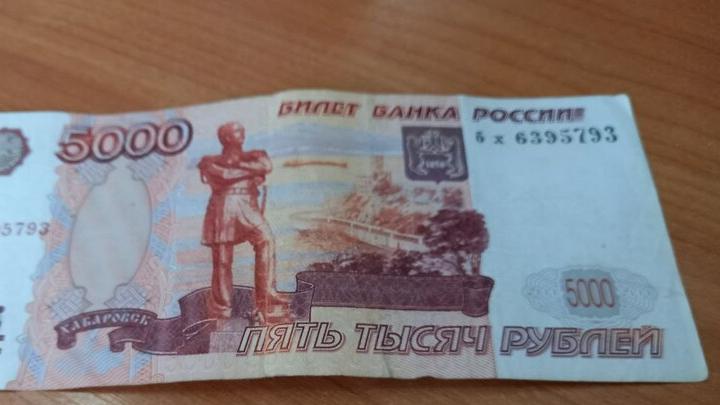 В Саратове мойщик грузовиков «обчистил» кассу шиномонтажки