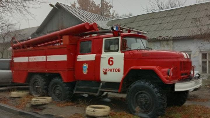 В саратовском селе тушили баню