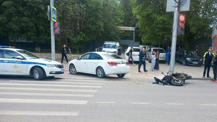Женщина на мотоцикле пострадала в ДТП с иномаркой в Саратове