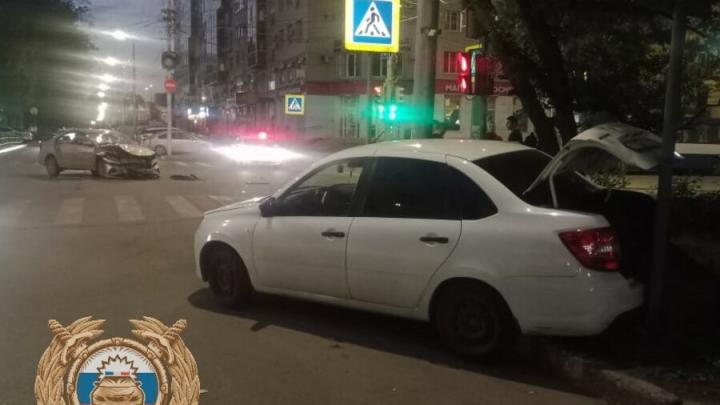 Две девушки пострадали в ДТП на Московской в Саратове