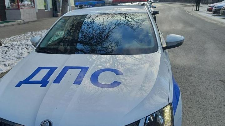 В Балтайском районе двое мужчин напали на инспектора ДПС