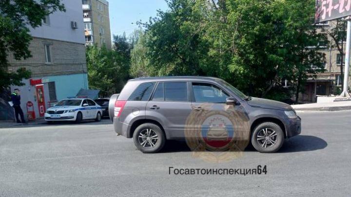 70-летний пешеход попал под колёса иномарки: подробности утреннего ДТП в Саратове