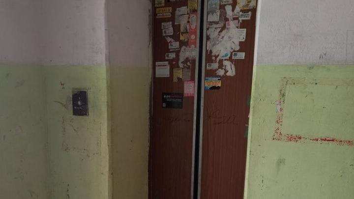 В Саратове управляющая компания бездействует в вопросе ремонта лифта
