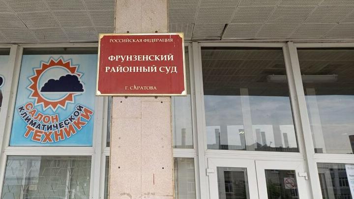 В Саратове у ларька подрались водители
