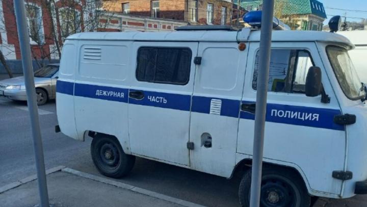 Зрелую даму из Татищево обокрал юный любовник