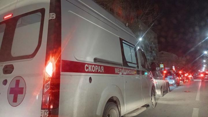 Трагедия в Энгельсе: пенсионерка разбилась насмерть, выпав из окна высотки