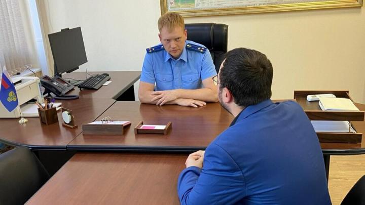 Саратовские общественники вымогали взятку за найденное нарушение в магазине
