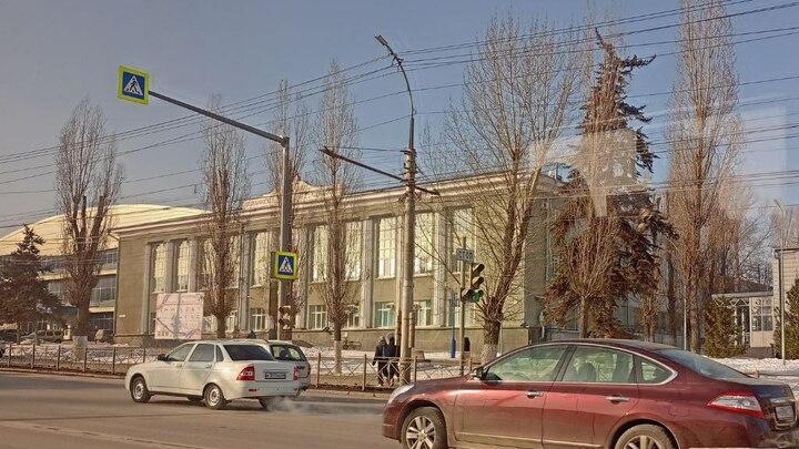 В саратовском Ледовом дворце спорта установят витраж за три миллиона