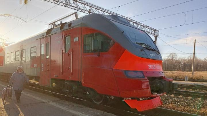 Движение поездов остановилось ночью под Саратовом