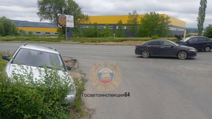 Столкновение на Московском шоссе в Саратове: водитель «Лады» госпитализирован