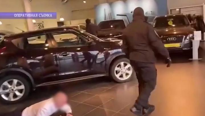 В Саратове разоблачили межрегиональную группу мошенников, обманувших 95 человек