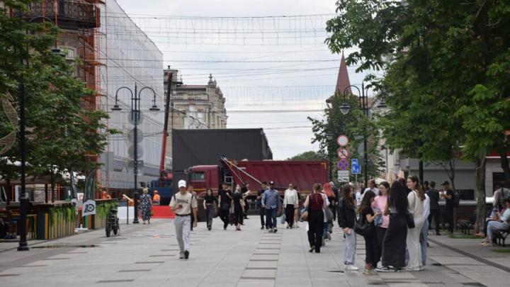 В Саратове на проспекте Столыпина начали реставрировать сгоревшую гостиницу «Россия»