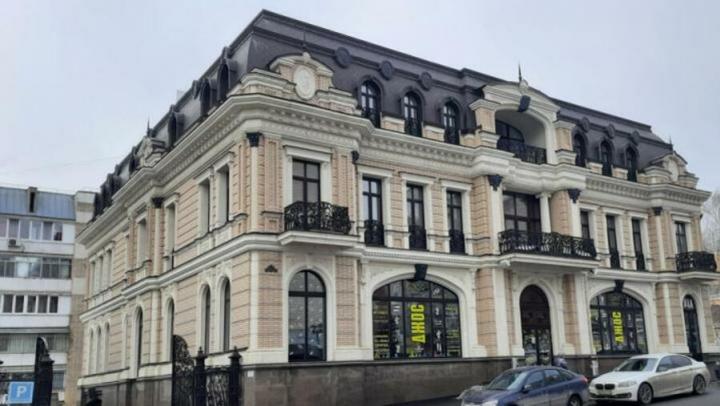 Из бюджета Саратовской области выделят деньги на восстановление особняка на Октябрьской