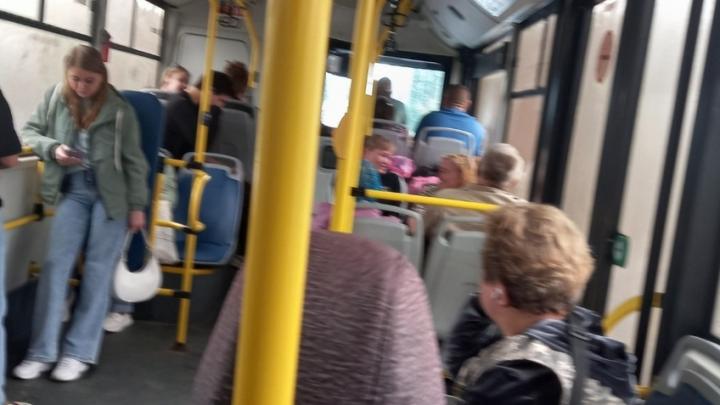 Перед мостом в Энгельсе образовалась пробка