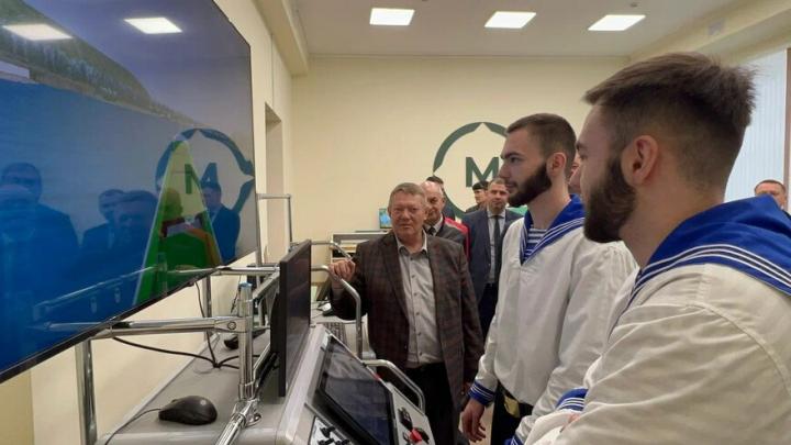 Панков: Выпускники речного училища продолжат образование в университете