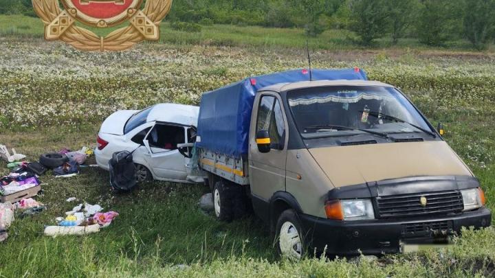 Трагедия под Энгельсом: в ДТП погиб ребёнок, ещё четверо в больнице