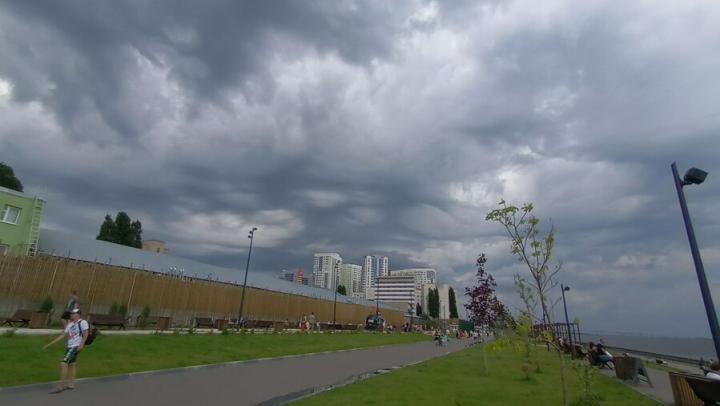 В выходные грозы и сильные порывы ветра ждут саратовцев