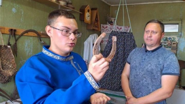 14-летний коллекционер из Чардыма удивил село: в его доме теперь музей с сотнями раритетов