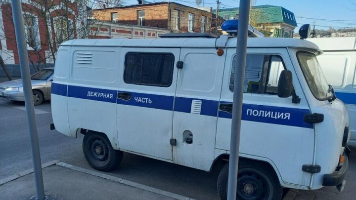 Иностранец пытался дать взятку саратовскому инспектору