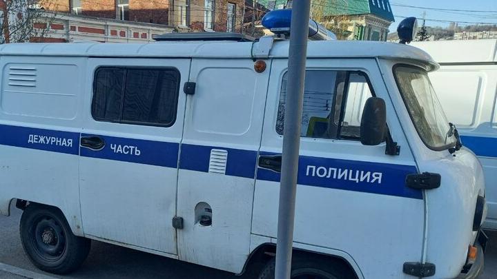 Саратовец пошел на день рождения к другу и остался без денег