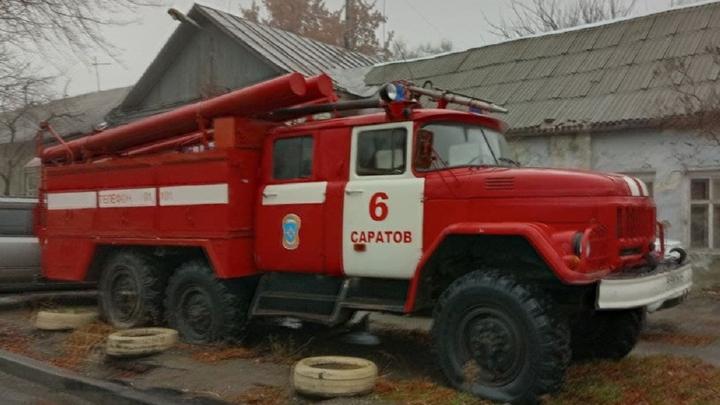 Ночью в Саратове 11 человек эвакуировали из задымленной трехэтажки