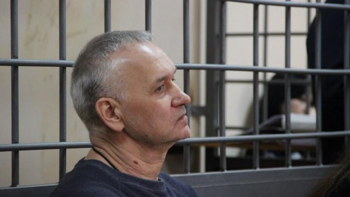 Суд в Саратове продлил арест имущества экс-руководителей КБПА, включая автомобиль Mercedes и часы от губернатора