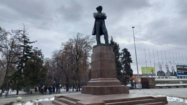 Большинство саратовцев встретят Новый год дома