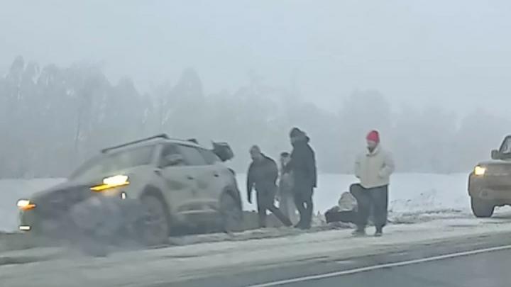 Туман в Саратовской области: машины достают из кюветов