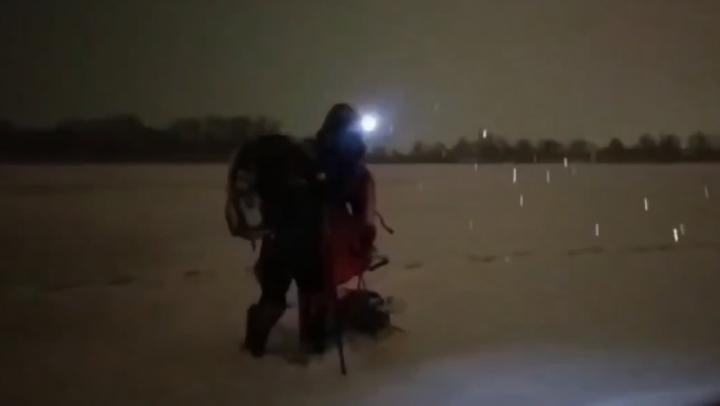 Инспекторы ГИМС спасли рыбака в Энгельсе