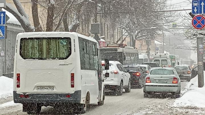 В Саратове снова 10-балльные пробки