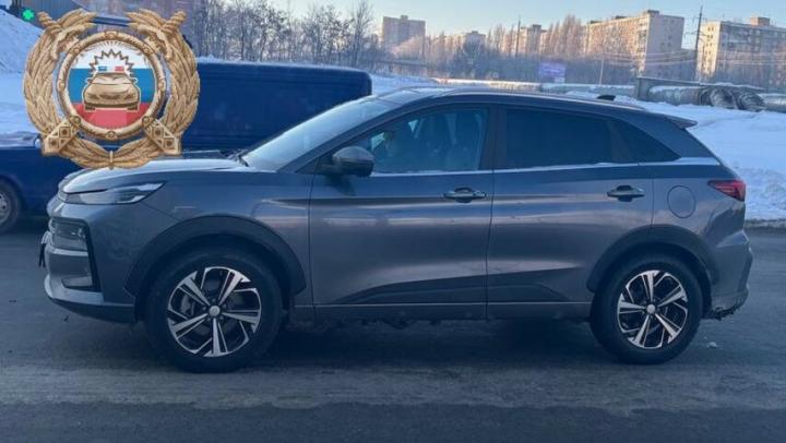 В Саратове кроссовер сбил женщину в Солнечном