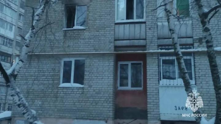 Из задымленного дома в Саратове спасли шестерых жильцов