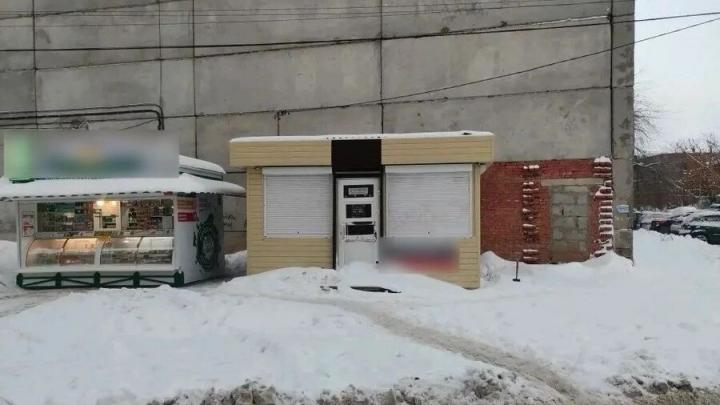 Администрация отсудила участок на Пролетарской — приставы заставили убрать киоск