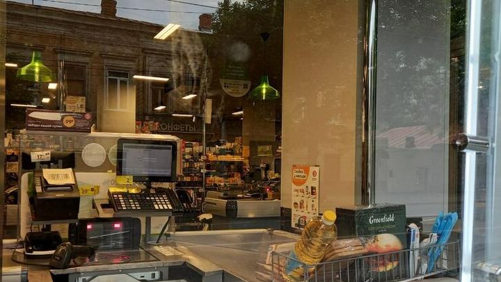 В Балаково полиция задержала мужчину за грабеж в магазине