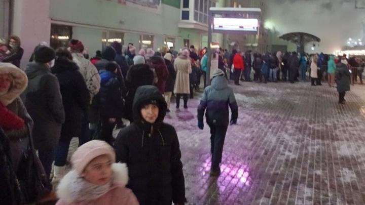 Под Тамбовом сошли с рельсов и загорелись цистерны с бензином: это задержало саратовские поезда