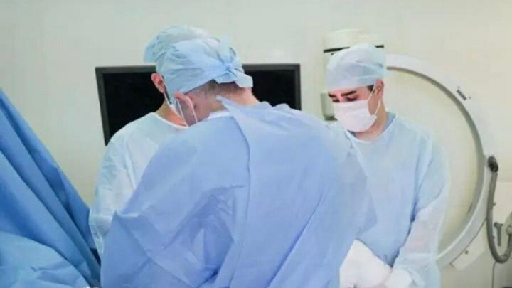 В Саратове врачи больницы № 9 заменили сустав артисту балета и спасли его карьеру