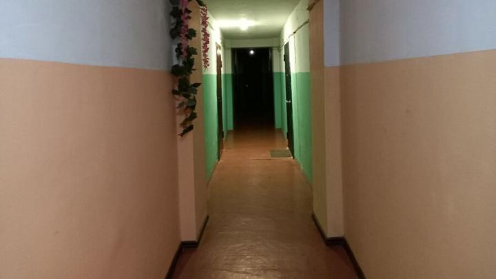 В Балаково разъяренная горожанка сломала палец старшей по дому