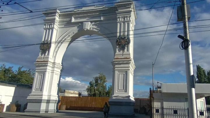 В Саратове за 13 миллионов рублей построят спуск от Триумфальной арки к набережной