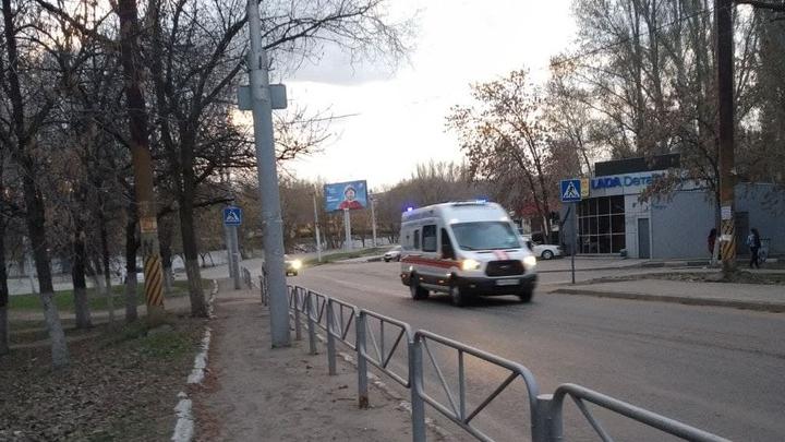 Мужчина пострадал при падении с высоты в Заводском районе Саратова