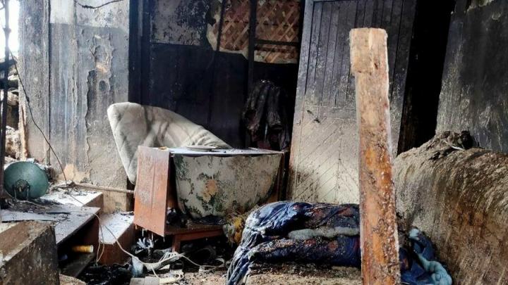 В ночном пожаре на Вознесенской в Саратове погиб пенсионер