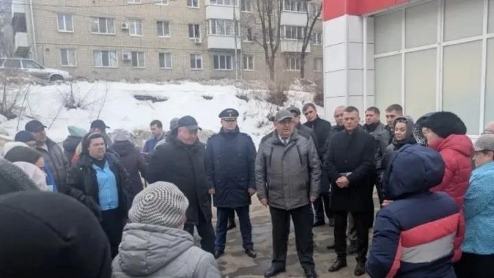 Стало известно, когда закончат остекление в домах, пострадавших от дронов в Саратове