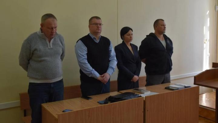 Суд оправдал экс-главу службы спасения и его подчиненного по делу о катере за 37 млн